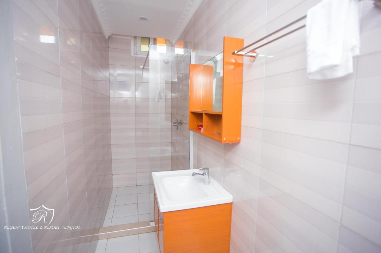 Regency Resort Singida Kültér fotó