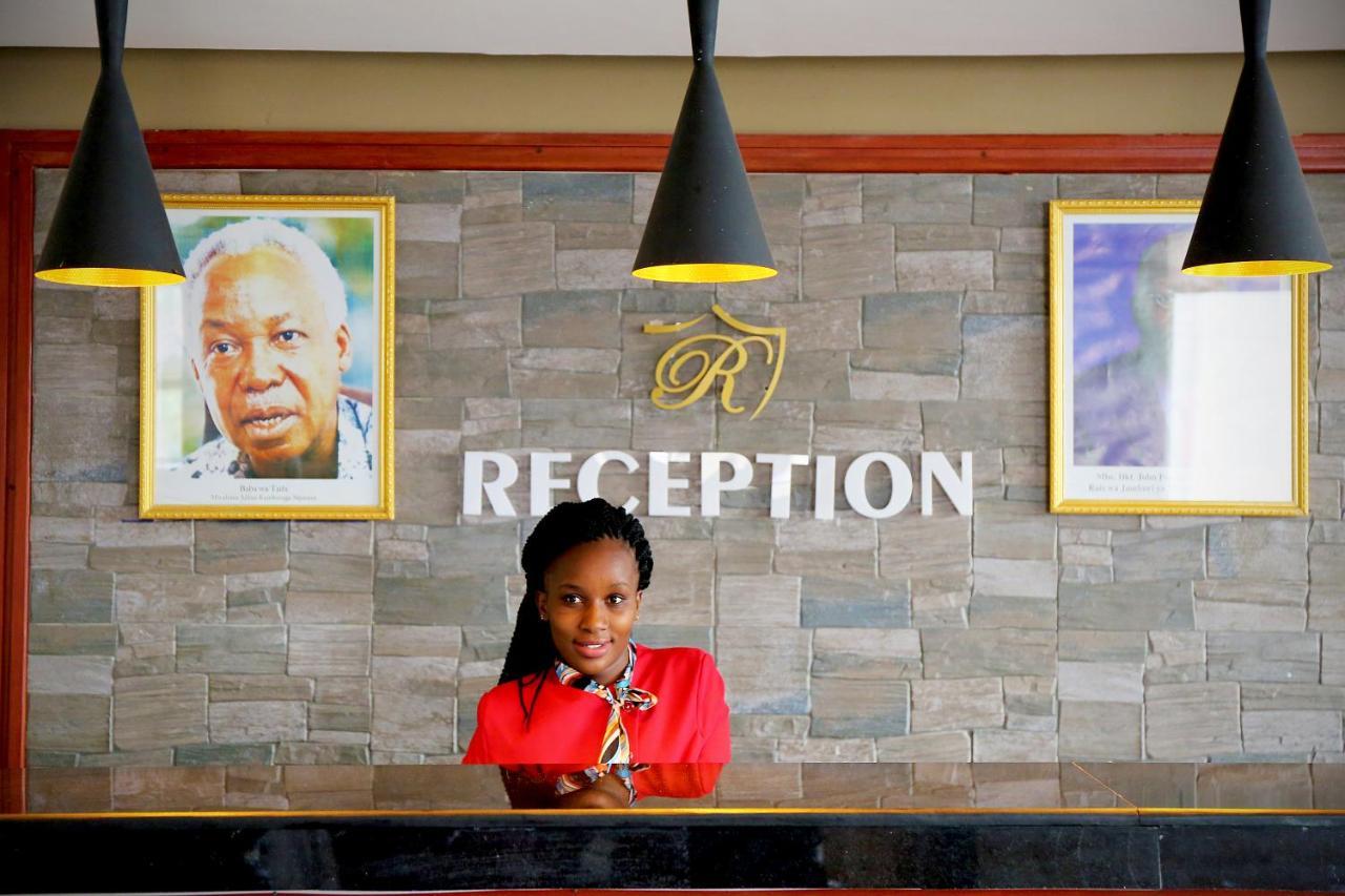 Regency Resort Singida Kültér fotó