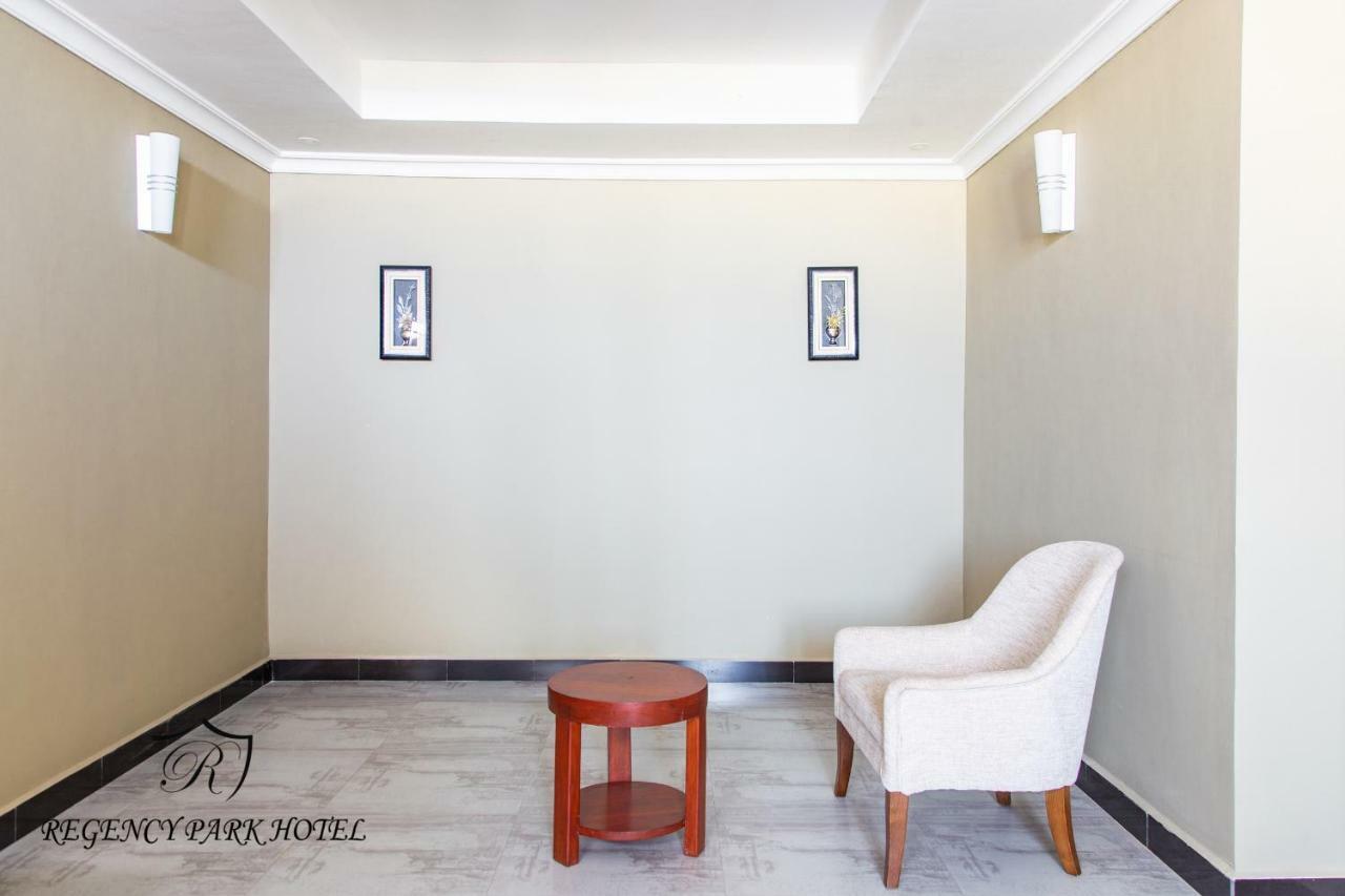 Regency Resort Singida Kültér fotó