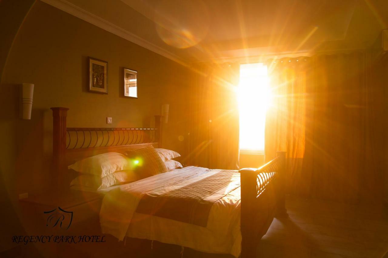 Regency Resort Singida Kültér fotó