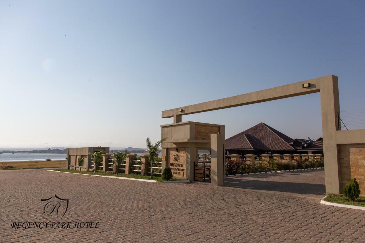 Regency Resort Singida Kültér fotó