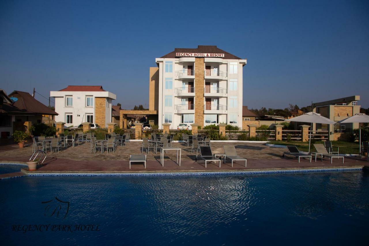 Regency Resort Singida Kültér fotó